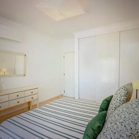 Casa Deni 11-87 *